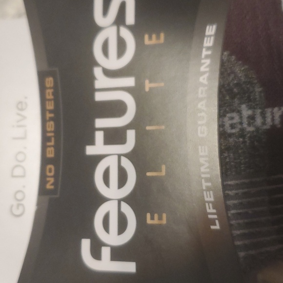 2 FEETURES ELITE  ULTRA LIGHT  SOCKS  UNISEX - Picture 6 of 7